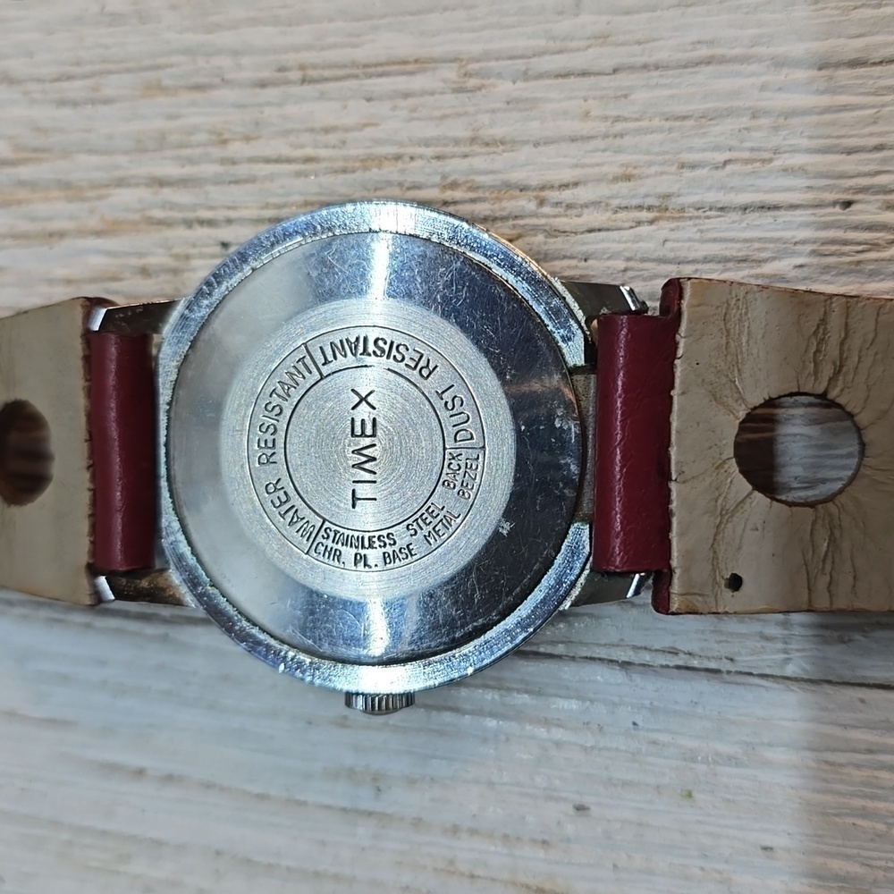 Vintage Mickey Mouse Timex Winding Watch - Picture 3 of 6